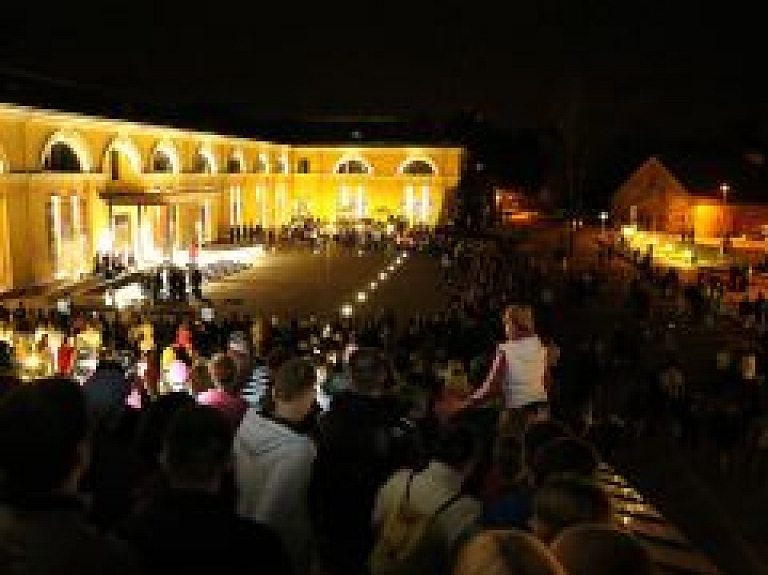 Rotko mākslas centrs aicina svinēt savu otru dzimšanas dienu