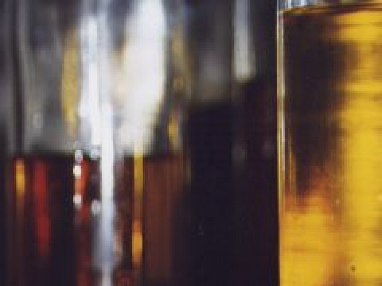 Latgalē pēc alkohola lietošanas vīrietis sajauc traukus un iedzer etiķi