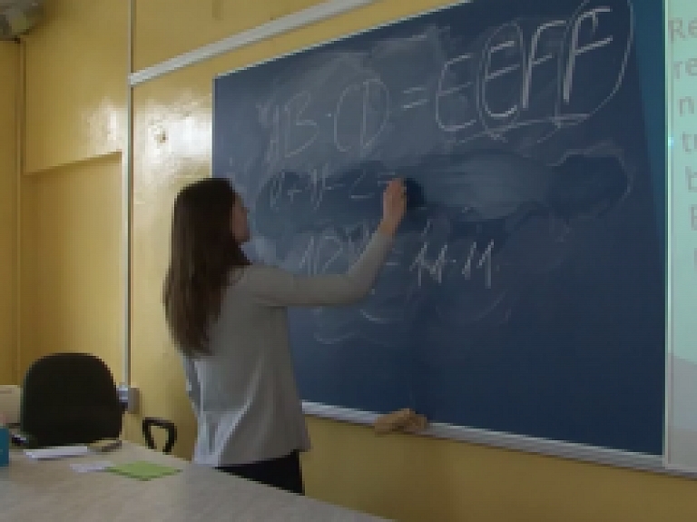 Latgales Reģionālā TV: Studenti palīdz skolēniem apgūt matemātiku