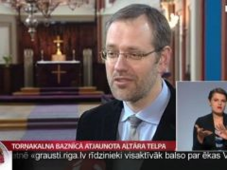 Torņakalna baznīcā atjaunota altāra telpa