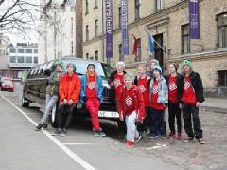 "Superpuikas 2015" finālā Edijs Vaivods godam pārstāv Preiļu 1.pamatskolu