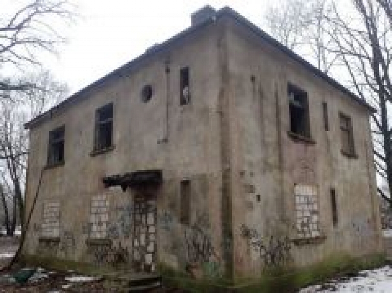 Apstiprināti lēmumi par četru Rīgas graustu sakārtošanu