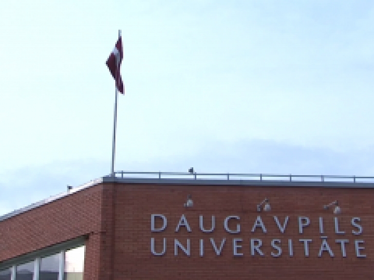 Latgales Reģionālā TV: Daugavpils Universitātē skolēni aizstāv zinātniski pētnieciskos darbus