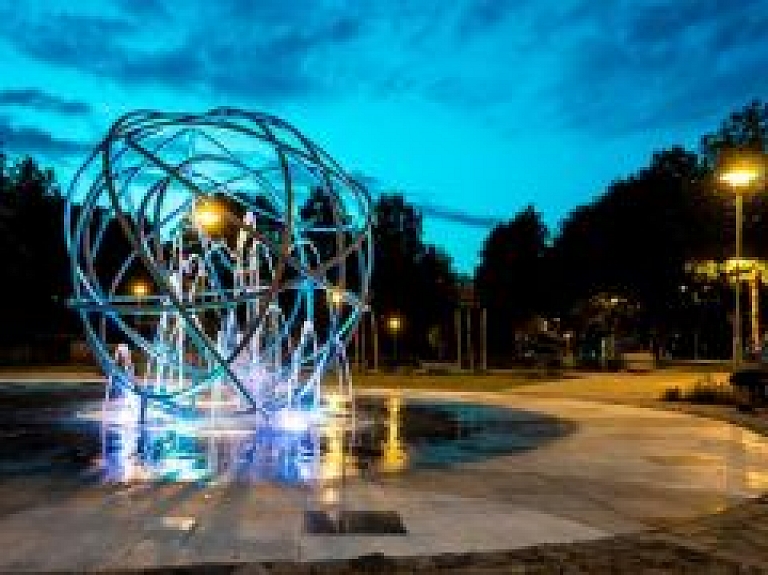 "Zemes stundā" simboliski izslēgs strūklakas "Kamols" apgaismojumu