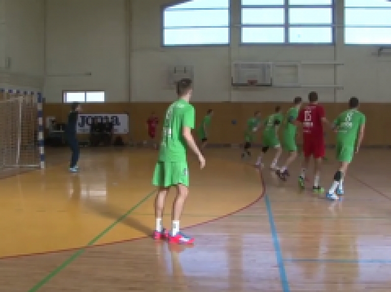 Latgales Reģionālā TV: Ludzā aizrit Otrā Latvijas handbola Virslīgas Zvaigžņu spēle