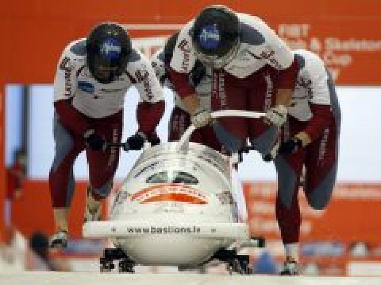 Melbārdis par PK izcīnīto 1.vietu bobslejā četrniekiem saņems 21 344 eiro