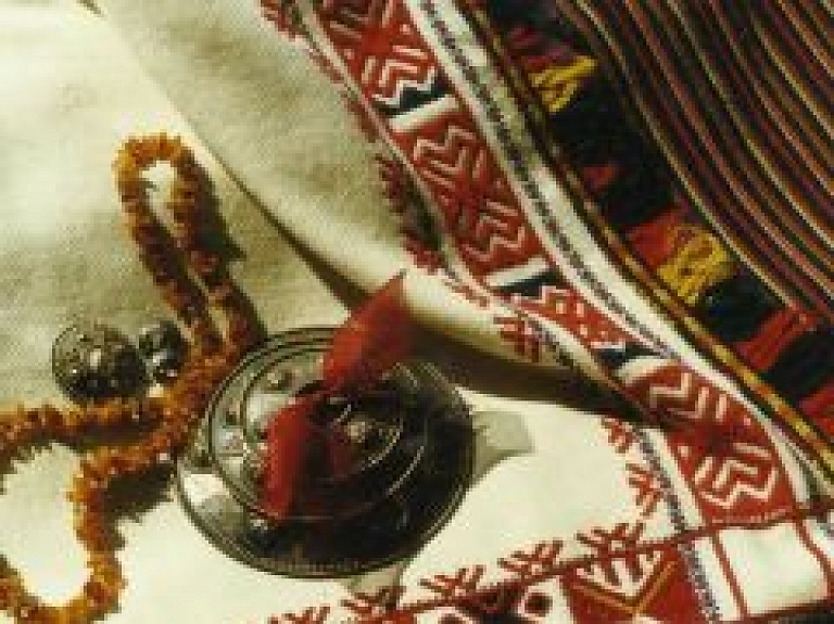 Liepājas muzejā izrādīs Pērkones tautastērpa darinājumus