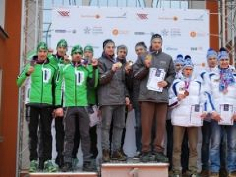 Godinās Latvijas 3.Ziemas Olimpiādes dalībniekus