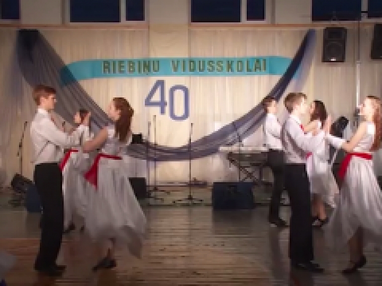 Latgales Reģionālā TV: Riebiņu vidusskola nosvinējusi 40.jubileju