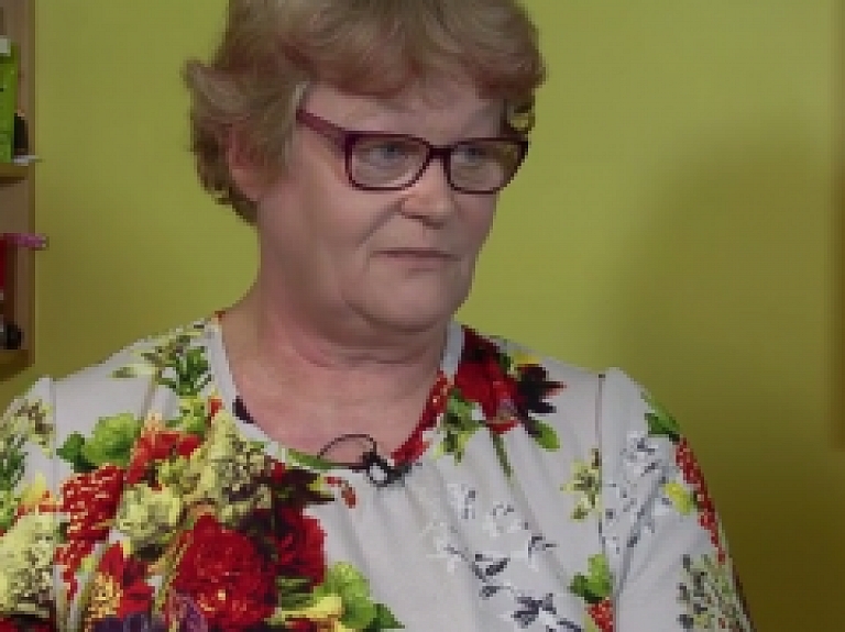 Skrundas TV: 100 recepšu Latvijas simtgadei. Pie Vigras Leismanes Padures pagastā