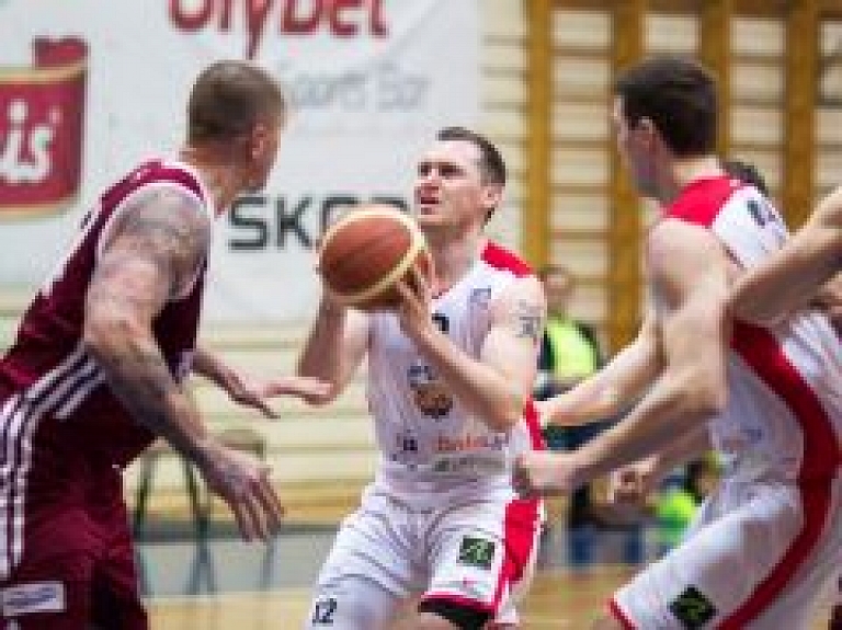 Sirsniņš iemet 37 punktus un "Jēkabpils" papildlaikā pieveic "Barons/LDz"