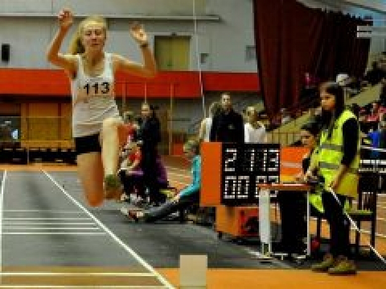 Krāslavas Sporta skolas vieglatlēti startē Latvijas čempionātos