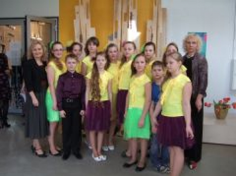 Vokālā grupa "Spurgaliņas" gūst augstus panākumus konkursā "Balsis"