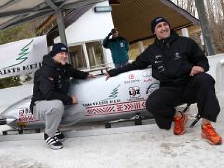 Melbārdis/Dreiškens uzvar ziemas olimpiādes bobsleja sacensībās