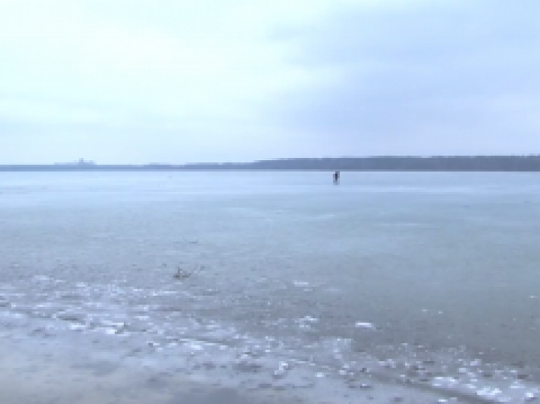 Latgales Reģionālā TV: Daugavpils Lielajā Stropu ezerā palielinās zivju resursus