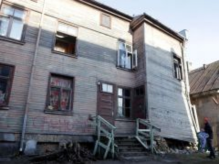 Iebrukusī ēka Buru ielā, iespējams, būs jānojauc