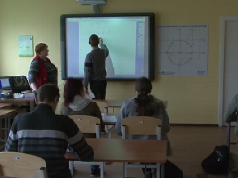 Latgales Reģionālā TV: Minimālā skolēnu skaita noteikšana vidusskolās apdraud lauku skolu pastāvēšanu