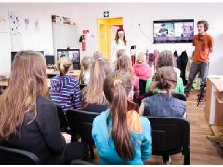 Noslēdzošās projekta "13 Mūsējie" darbnīcas mākslas skolā