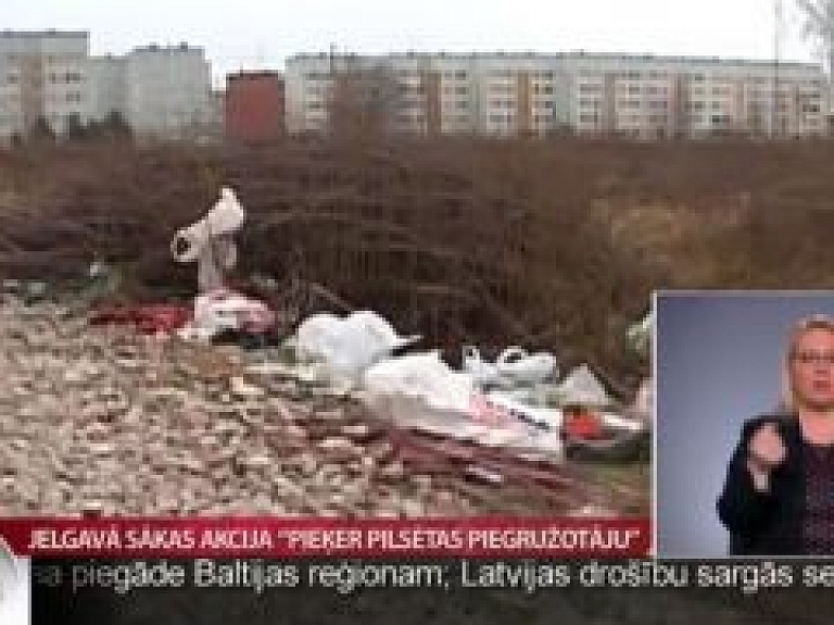 Jo tālāk no centra, jo vairāk atkritumu ir ceļmalā