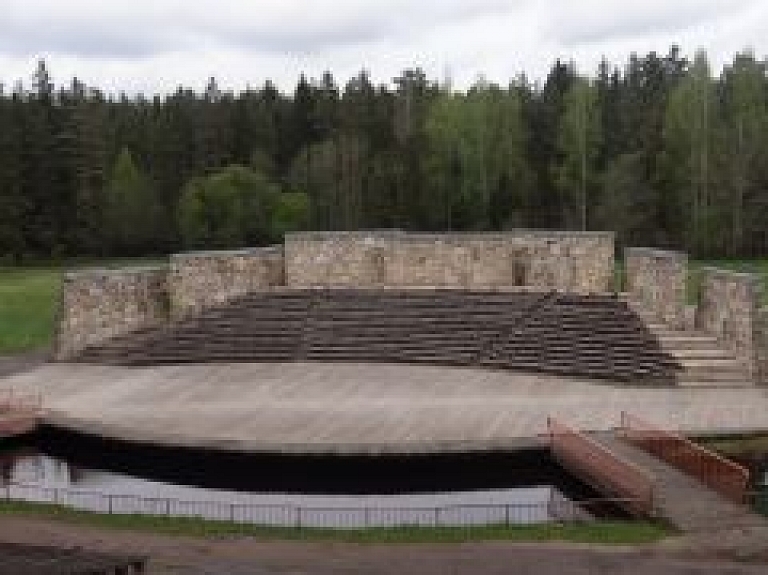 Valkā gaidāma deju izrāde "Pavasara nakts mistērijas"