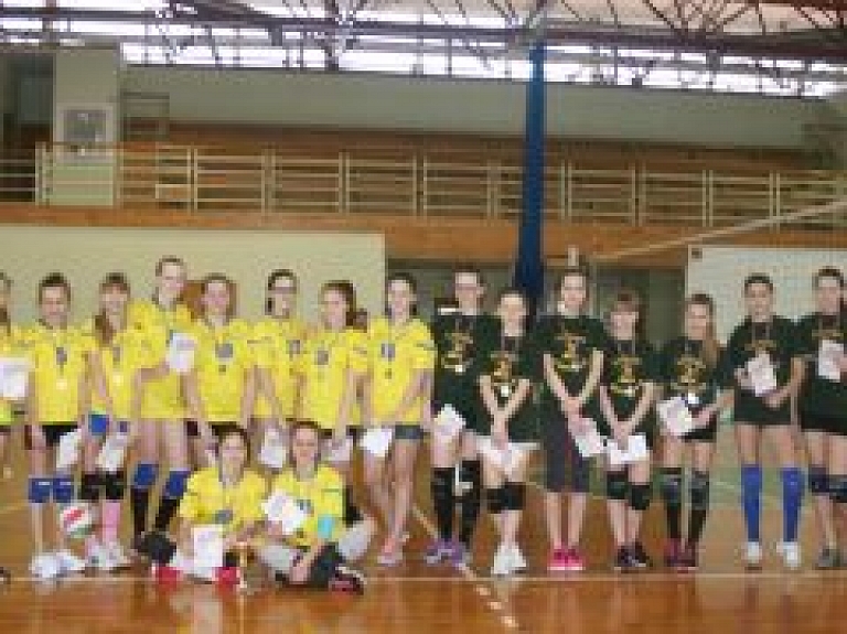 Līvānos aizvadītas bērnu un jaunatnes sacensības volejbolā