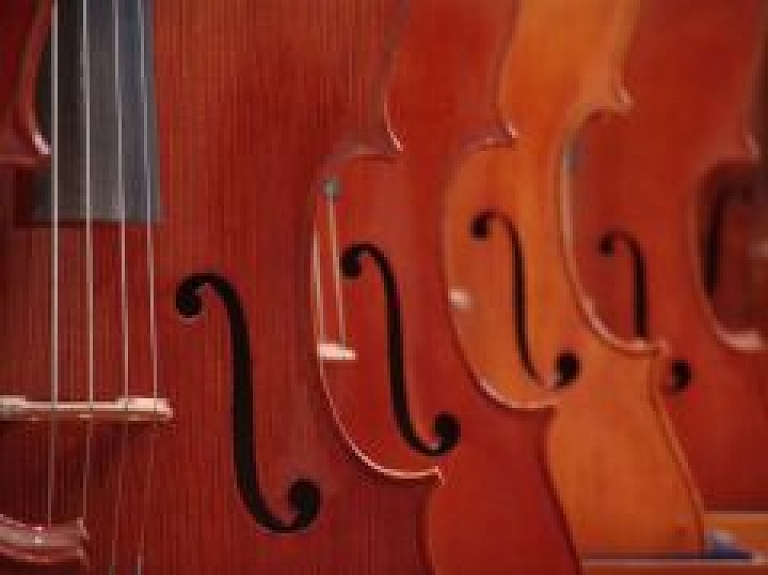 Muzikālajā trešdienā skanēs vijoles