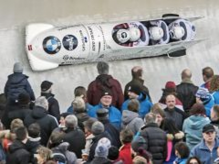 Melbārža četrinieks atkrīt uz bronzas pozīcijām pasaules čempionātā