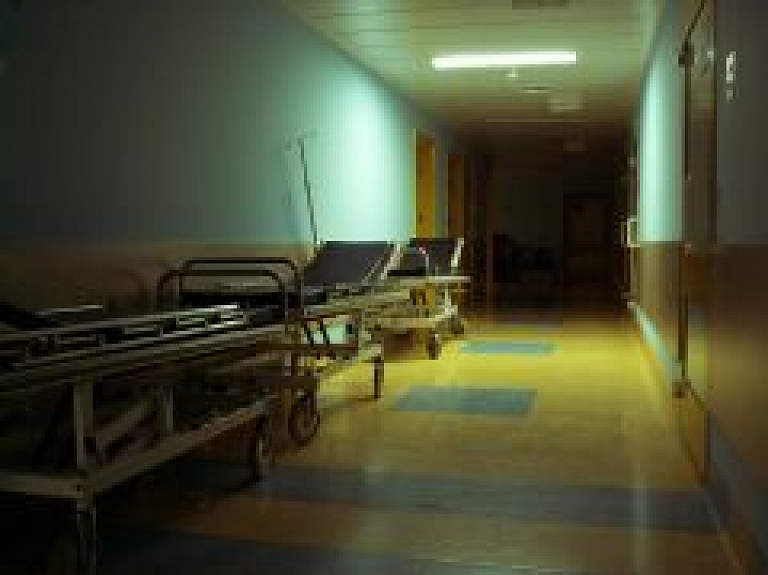 Vidzemē vīrieti nogādā slimnīcā ar ķermeņa atdzišanu
