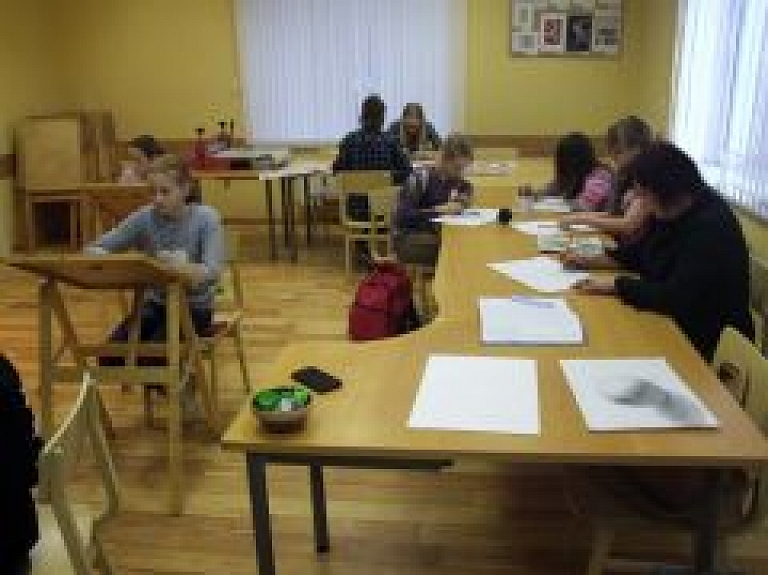 Balvu Mākslas skola saņem dāvinājumu