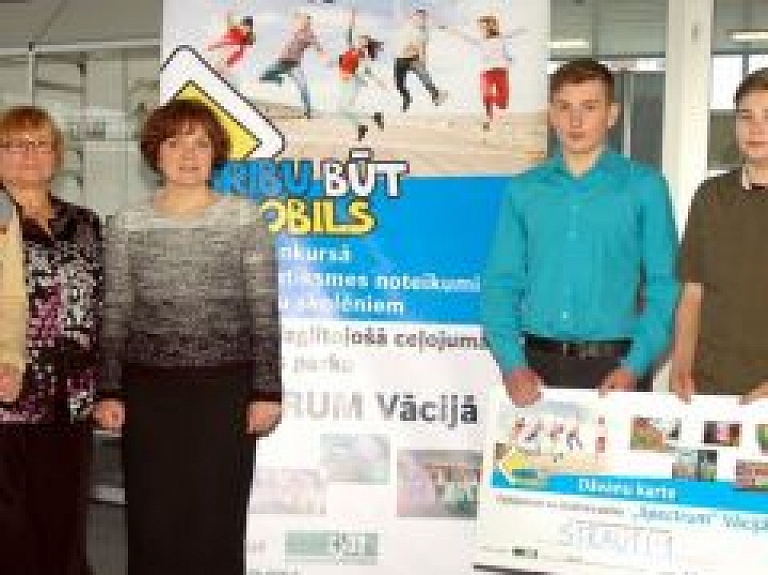 Strautiņu pamatskola uzvar konkursa "Gribu būt mobils!" lielajā finālā