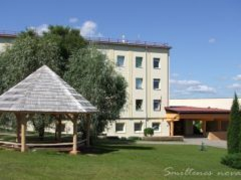 Trīs pakalnu sākumskola aicina darbā pirmsskolas izglītības skolotāju