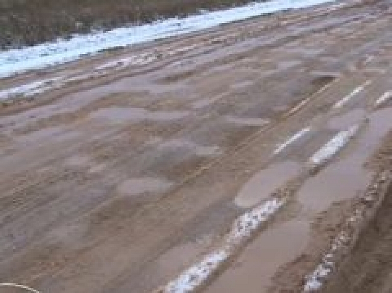 Rugāju novadā galvassāpes rada ceļš posmā Pāliņi-Gailīši