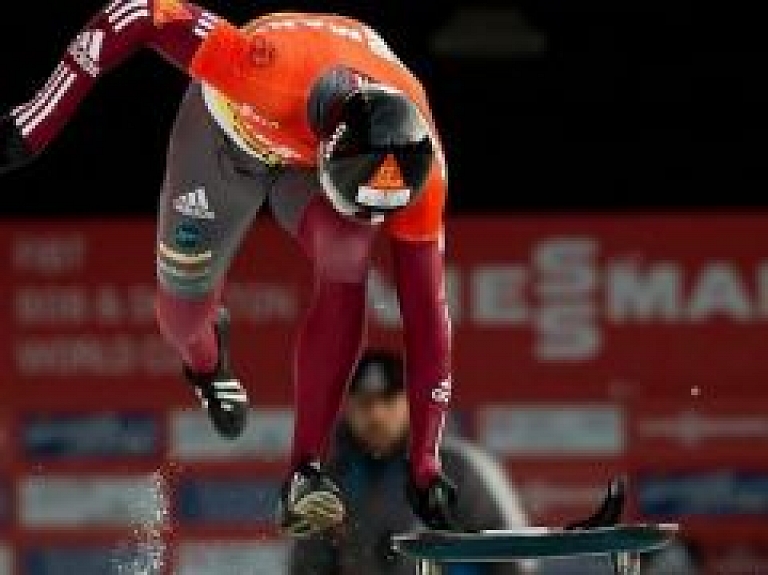 Brāļi Dukuri nepamierināti ar Vinterbergas trases starta "gropi"