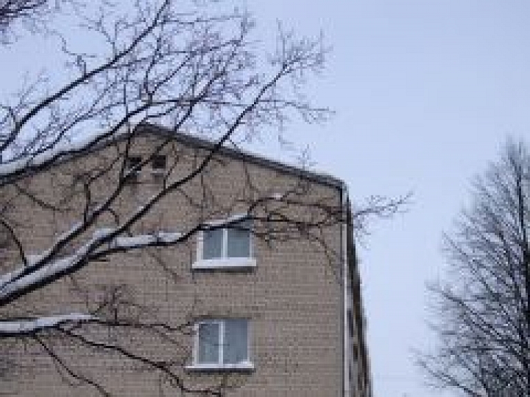 Alūksnes novadā līdzfinansēs daudzdzīvokļu māju zemesgabalu labiekārtošanu