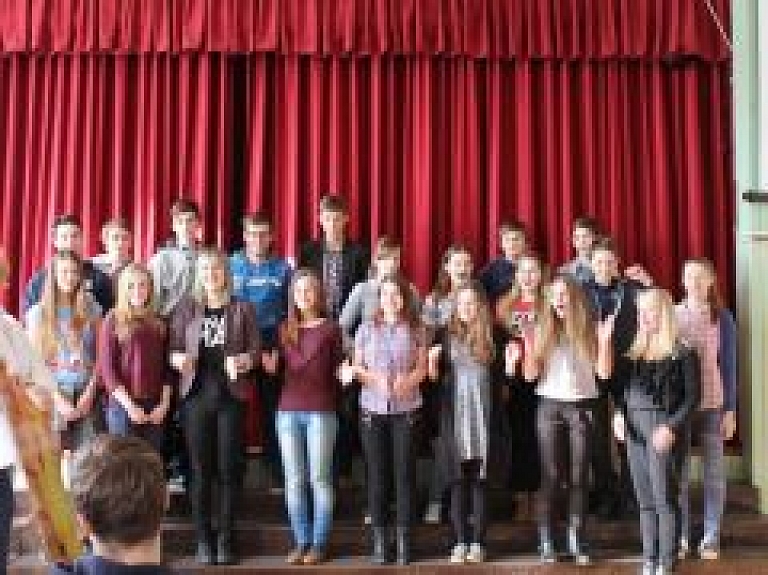 Jūrmalas Ziemas sporta svētkos aktīvākā Jūrmalas skola izcīna ekskluzīvu balvu