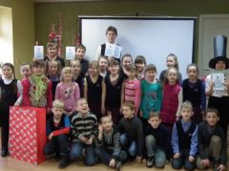 Līvānos aizvadīts jauno vides pētnieku forums "Skolēni eksperimentē"
