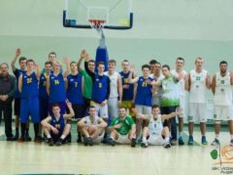 BK "Vidzemes Augstskola/Valmiera Glass" aizvada ikgadējo draudzības spēli ar Valmieras 5.vidusskolas izlasi