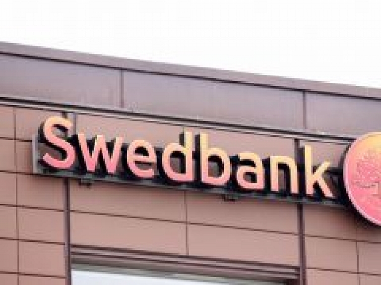 Gulbenē pieejams "Swedbank" iemaksas-izmaksas bankomāts