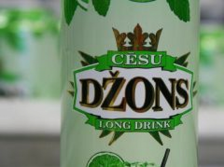 Pērn populārākais alkoholiskais dzēriens - "Cēsu Džons"; alus - "Apinītis stiprais"