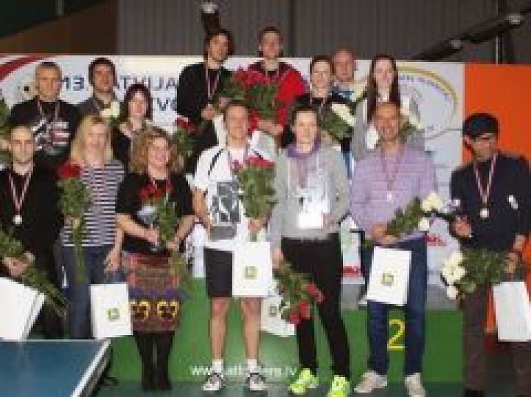 Sportistiem panākumi Latvijas čempionātā skvošā
