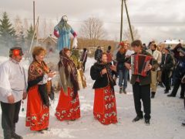 Alūksnes TIC organizē braucienu uz Masļeņicu Pededzē