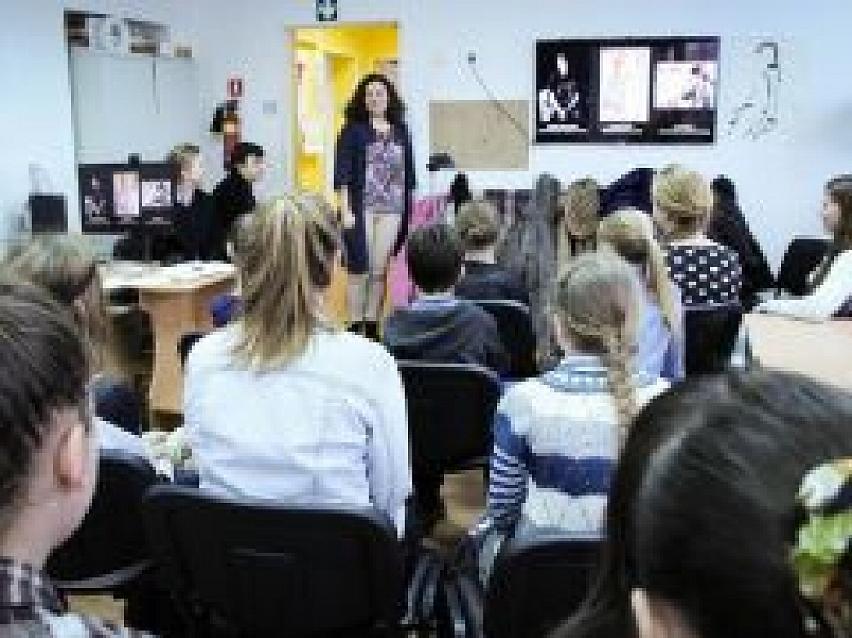 Sestdienas dzeltenā krāsa Gulbenes Mākslas skolā