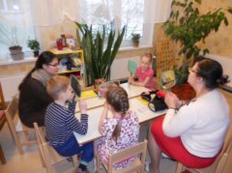 "Pīlādzītī" aizvadīta Ēnu diena