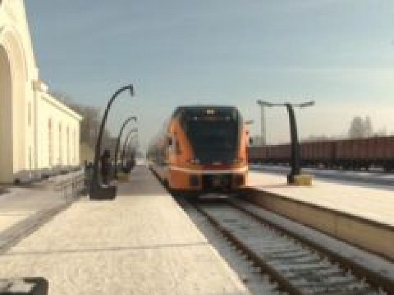 Vidzemes TV: Sākot ar februāri dzelzceļa posmā Valmiera - Valka pasažierus pārvadā ar autobusiem