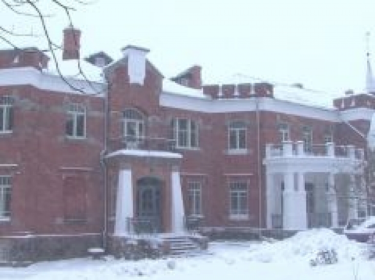 Latgales Reģionālā TV: Lūznavas muižā iesvētīta kapela