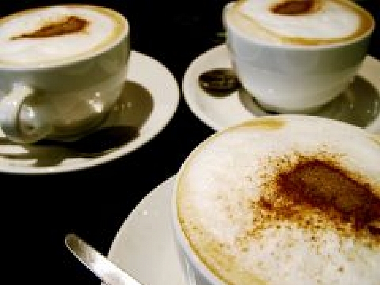 Alūksnē jauniešus aicina uz "Kafiju ar politiķiem"