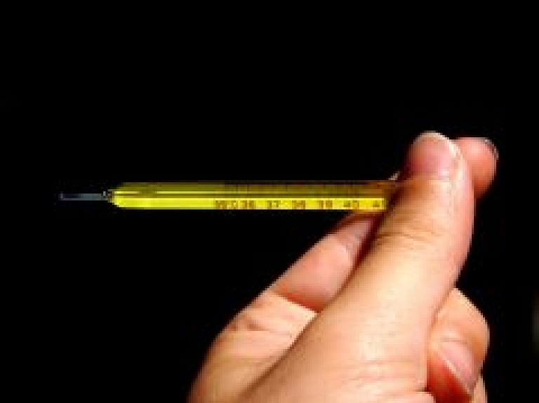 Latgalē meitene nokodusi dzīvsudraba termometra galu