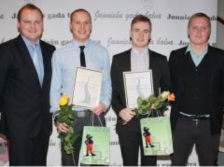 Balvu novada jaunieši saņem "Gada balvu 2014"