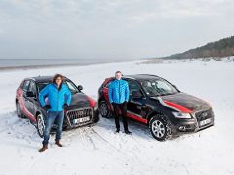Pludmales volejbolisti Šmēdiņš un Samoilovs šogad brauks ar "Audi Q5"