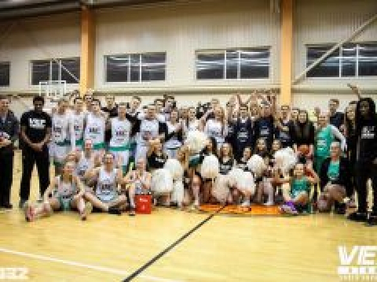 VEF Rīgas skolu superlīgas "Zvaigžņu spēlē" pārākas izrādījās ģimnāzijas